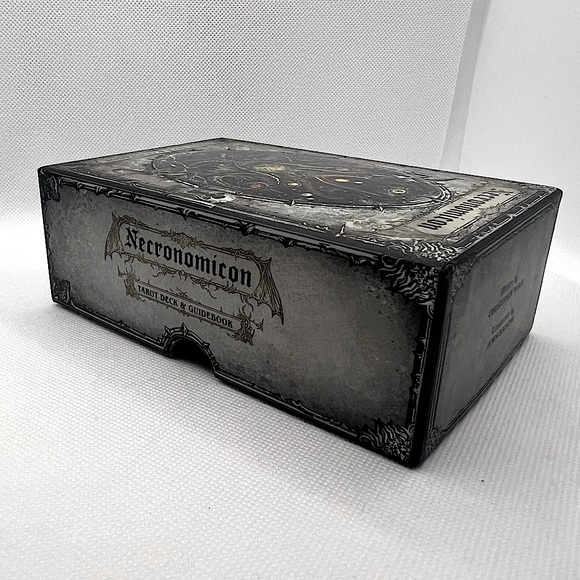 Necronomicon Tarot Deck and Guidebook - Picture 3 of 10